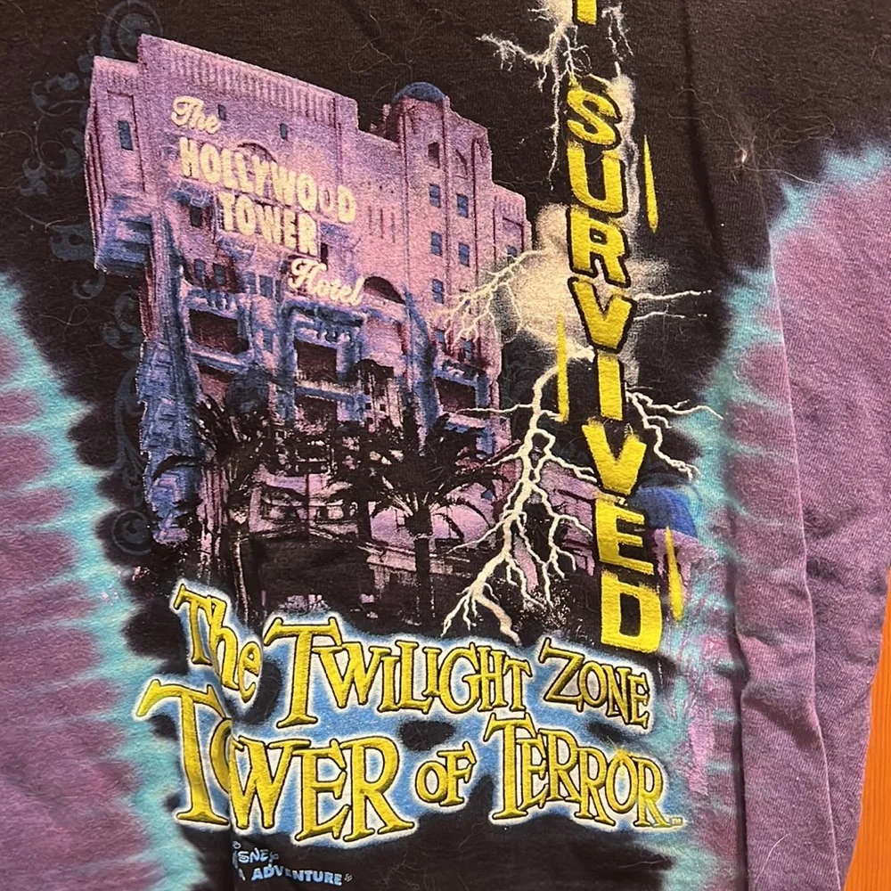 Disney Tower of Tower Youth Size Medium T-shirt. -  3/20